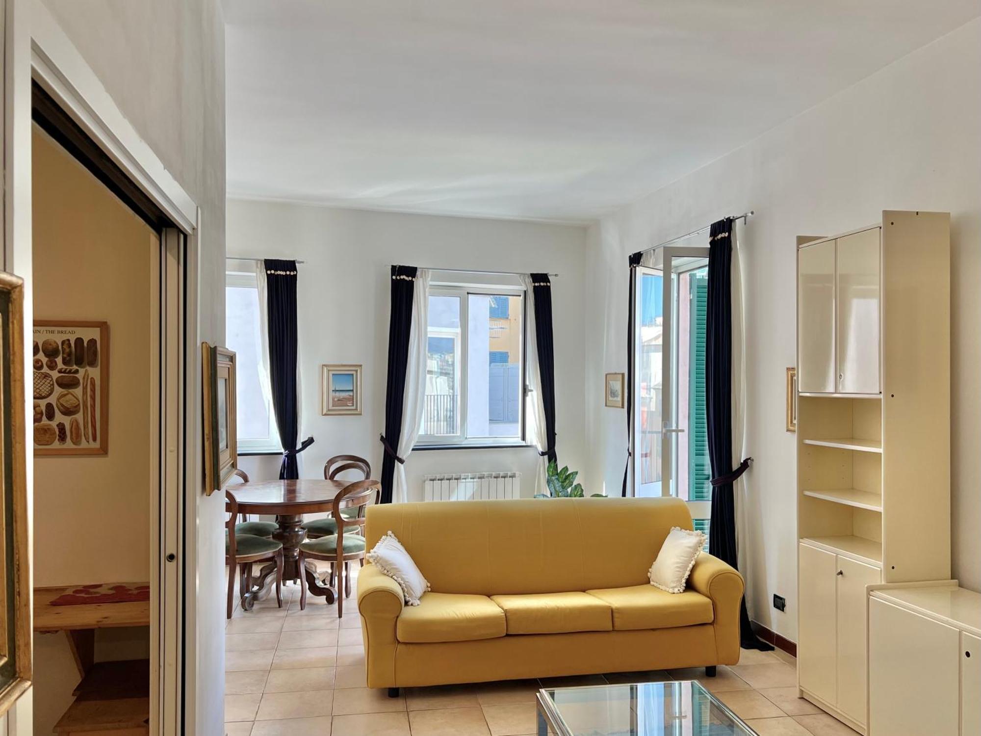Lovingenoa Prione Apartment ภายนอก รูปภาพ