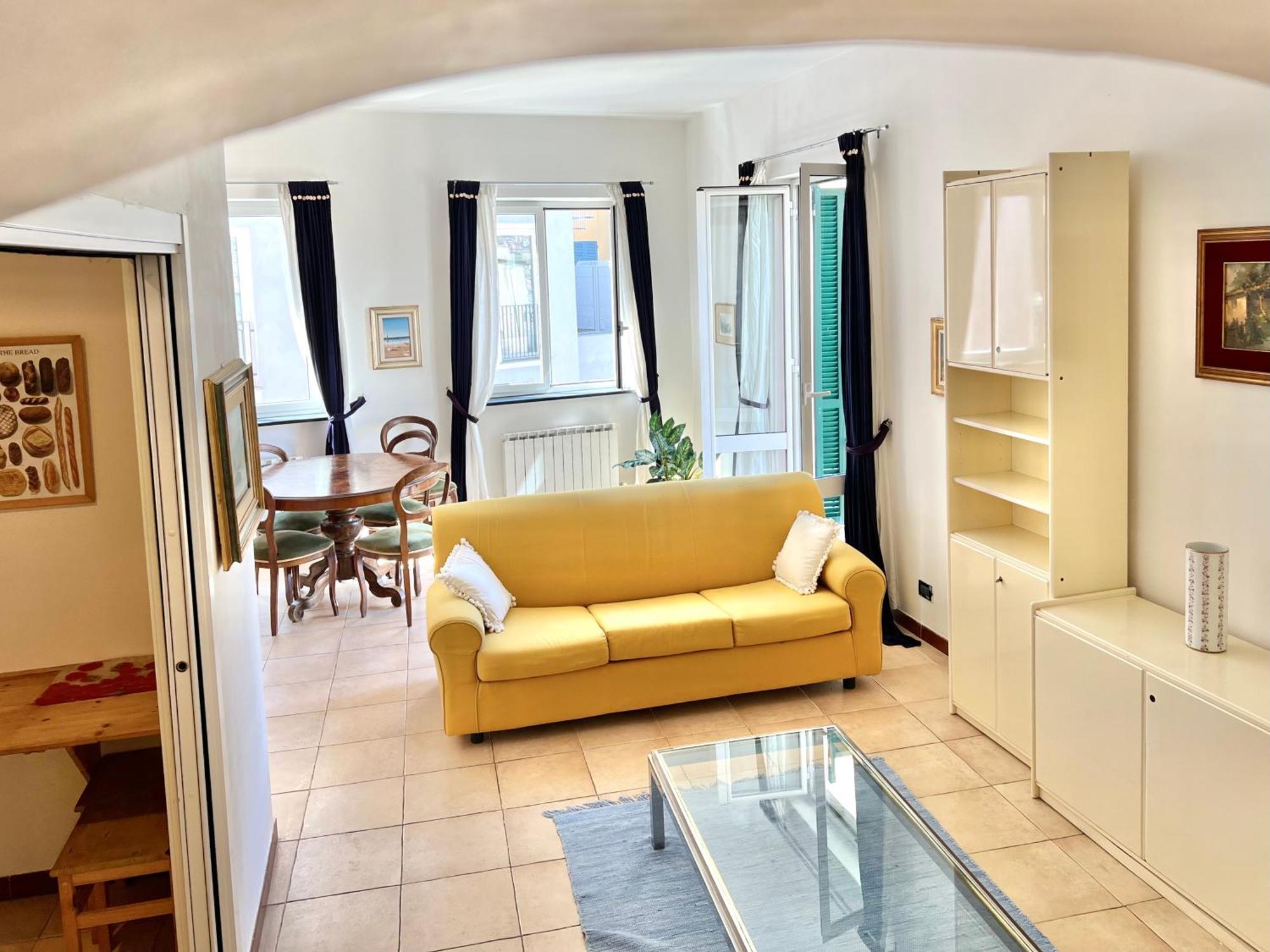 Lovingenoa Prione Apartment ภายนอก รูปภาพ